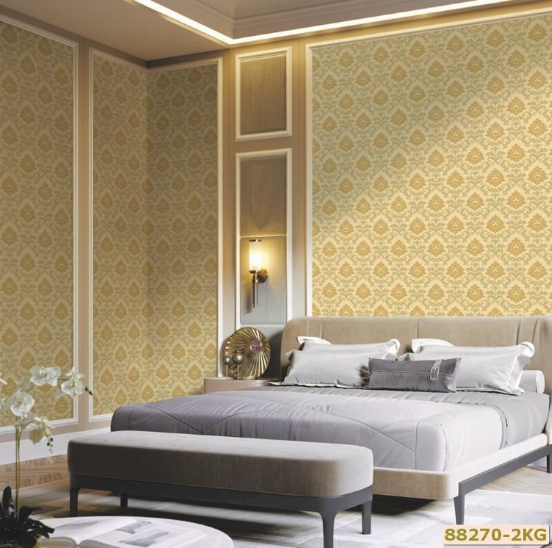Phòng ngủ với giấy dán tường màu vàng đầy sự sang trọng và tráng lệ